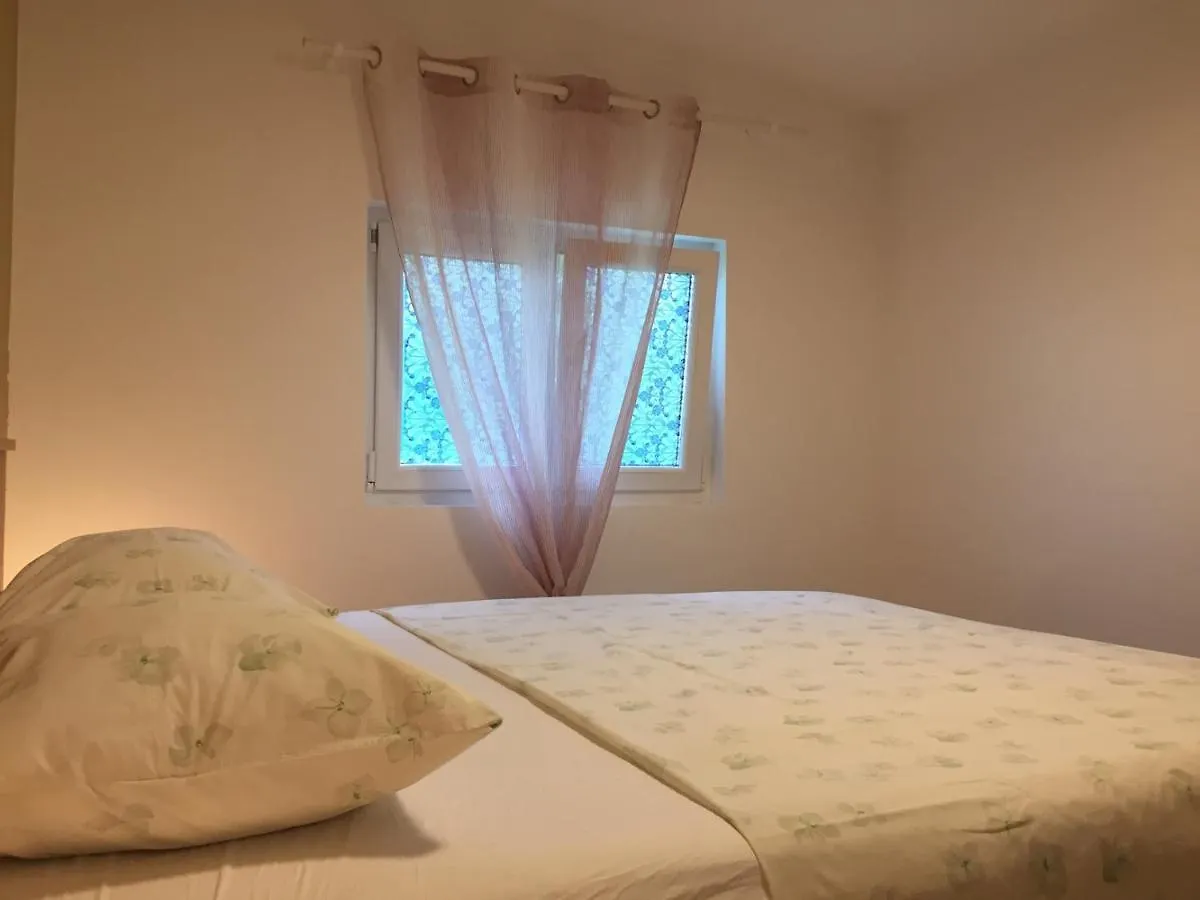 One-Bedroom Apartment, Wifi, Airco, Parking, Washing Machine, Grill Medulin