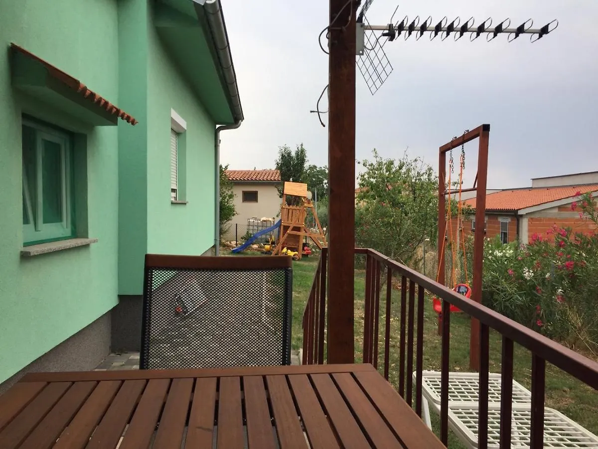 Apartment One-Bedroom Apartment, Wifi, Airco, Parking, Washing Machine, Grill Medulin